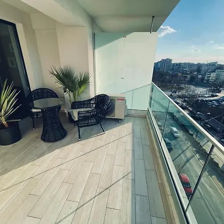 Lejlighed Iconic Loft - Private Parking, Netflix Bukarest